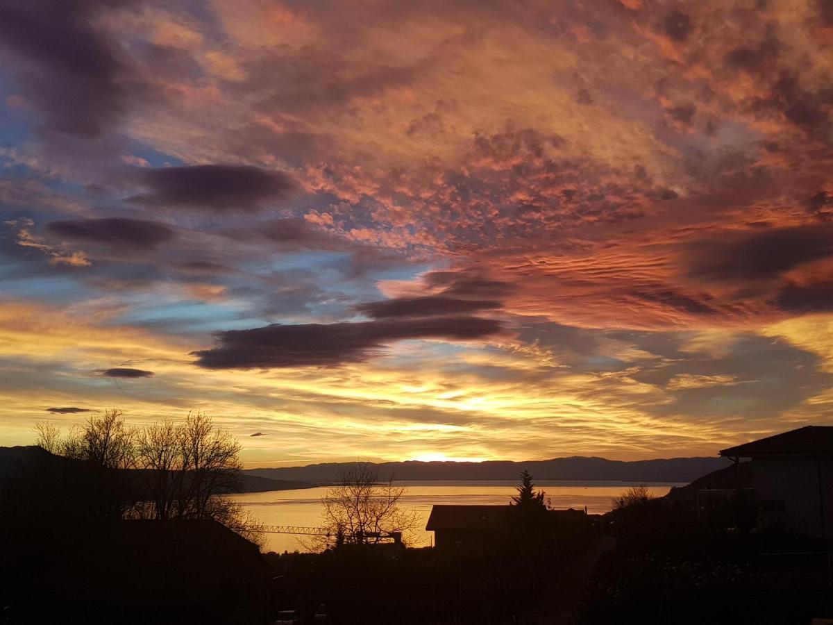 Montreux Holiday Home Exterior foto